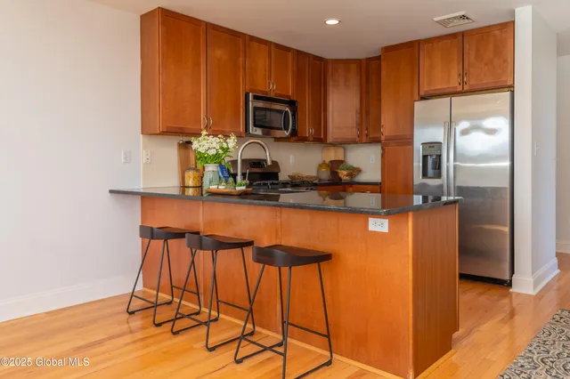 $3,195 | 65 3rd Street, Unit 402, Troy, NY 12180