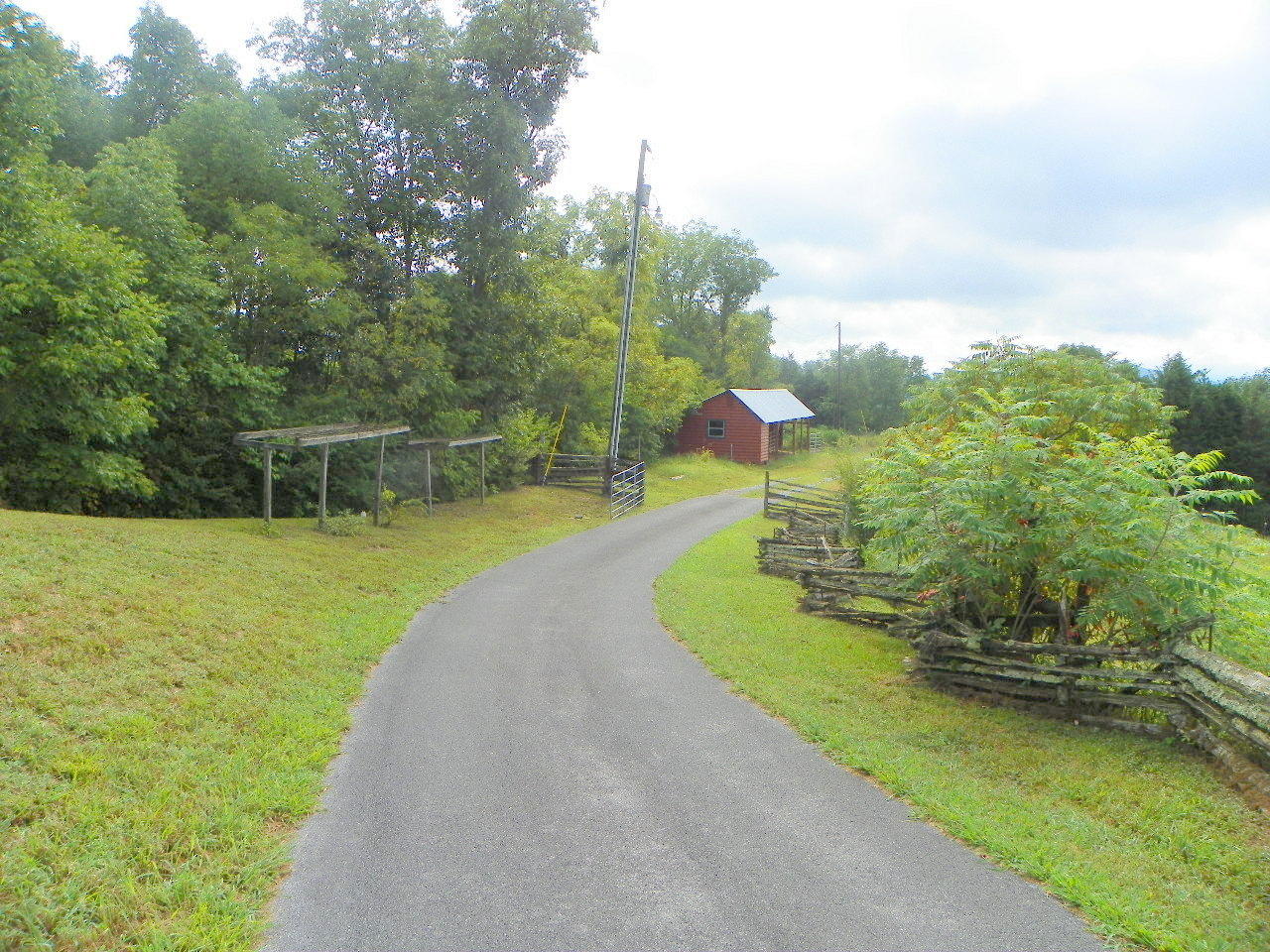 340 Lane Hollow Road Sevierville, TN 37876 - Photo 29 of 36 102_1749