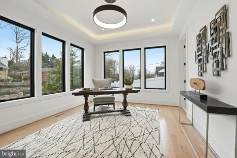 $2,889,000 | 1501 23rd Road South, Arlington, VA 22202