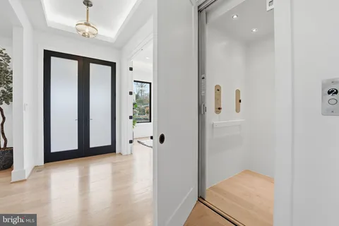 $2,889,000 | 1501 23rd Road South, Arlington, VA 22202