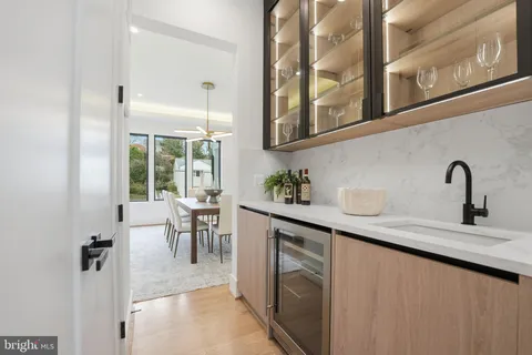 $2,889,000 | 1501 23rd Road South, Arlington, VA 22202