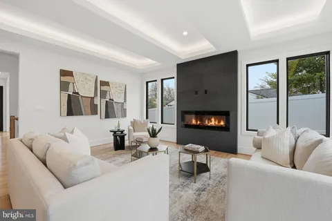 $2,889,000 | 1501 23rd Road South, Arlington, VA 22202