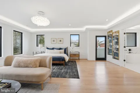 $2,889,000 | 1501 23rd Road South, Arlington, VA 22202