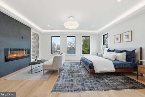 $2,889,000 | 1501 23rd Road South, Arlington, VA 22202