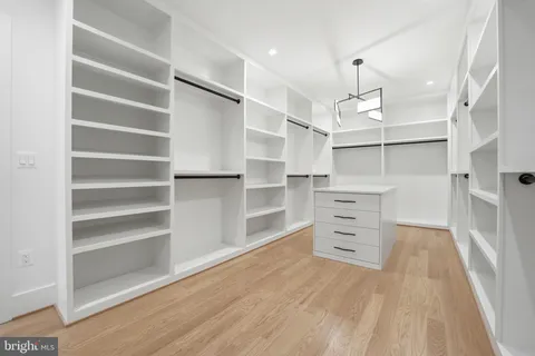 $2,889,000 | 1501 23rd Road South, Arlington, VA 22202