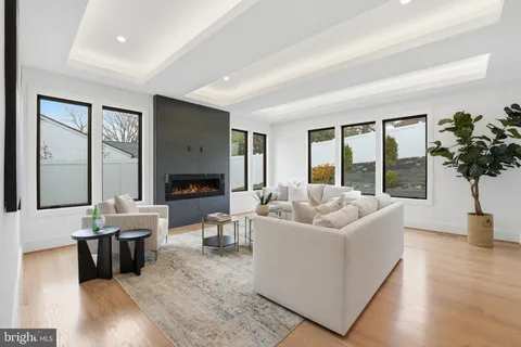 $2,889,000 | 1501 23rd Road South, Arlington, VA 22202