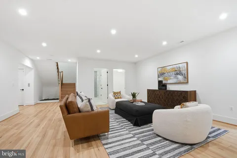 $2,889,000 | 1501 23rd Road South, Arlington, VA 22202