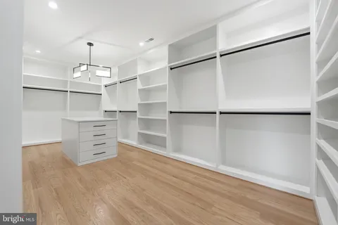 $2,889,000 | 1501 23rd Road South, Arlington, VA 22202