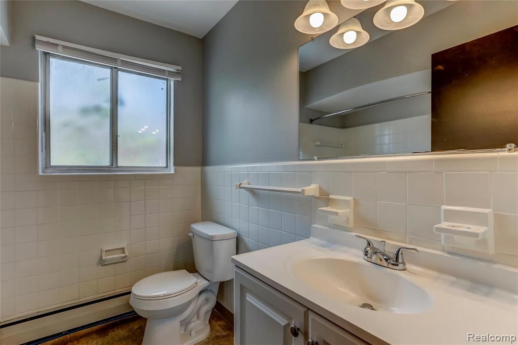 629 West Maple Road, Unit 3 Clawson, MI 48017 - Photo 12 of 13