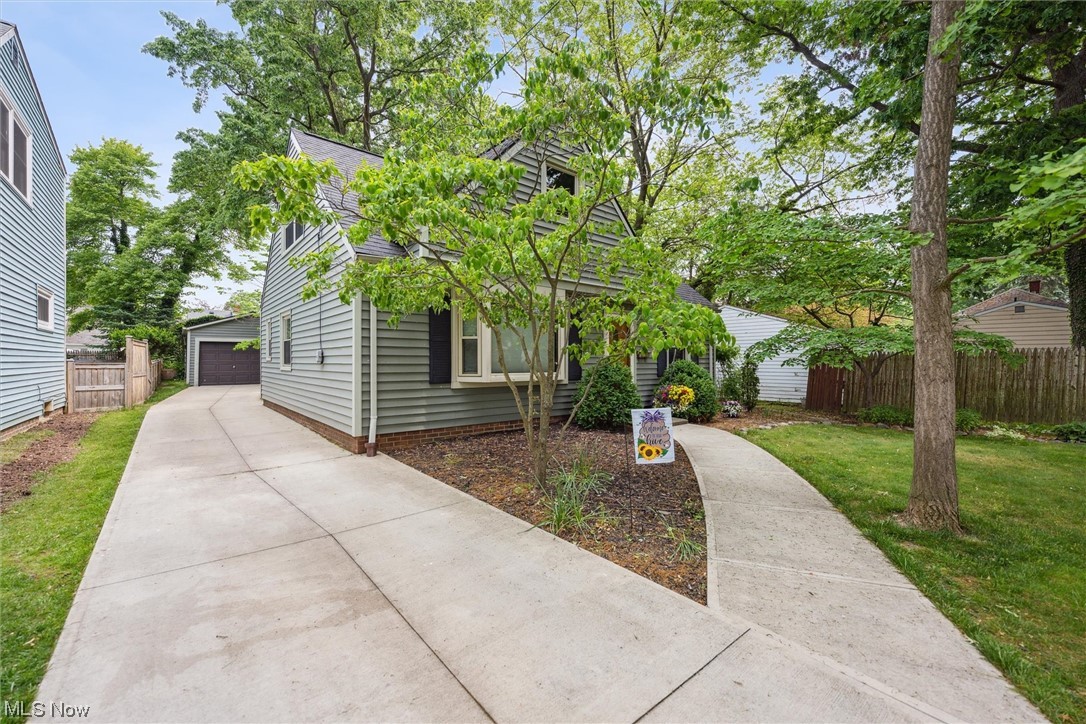 23914 Knickerbocker Road Bay Village, OH 44140 - Photo 2 of 33 Gallery Image 2