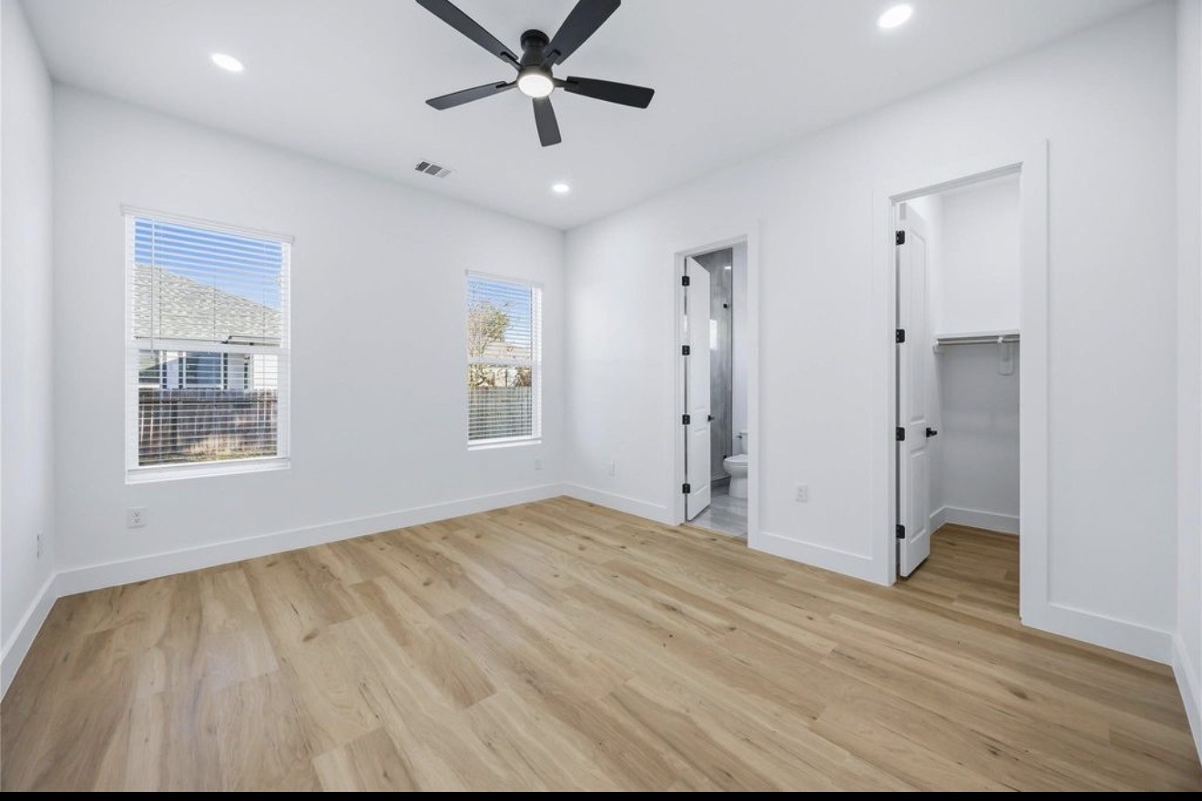 3923 Aledo Street, Unit B Houston, TX 77051 - Photo 7 of 12 a view of an empty room and window