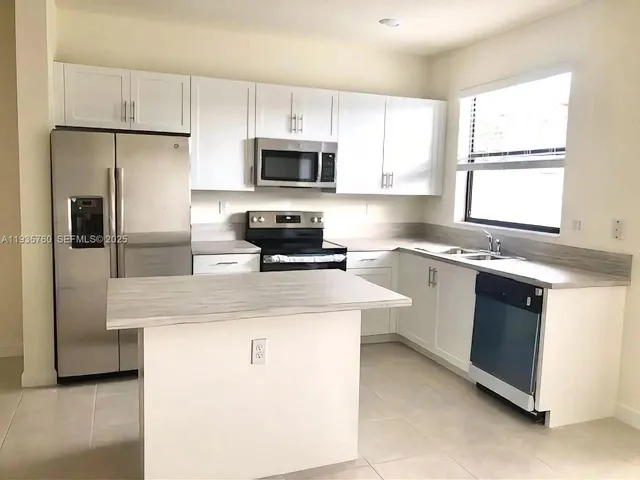 $2,900 | 3276 West 106th Terrace, Unit 3276, Hialeah, FL 33018