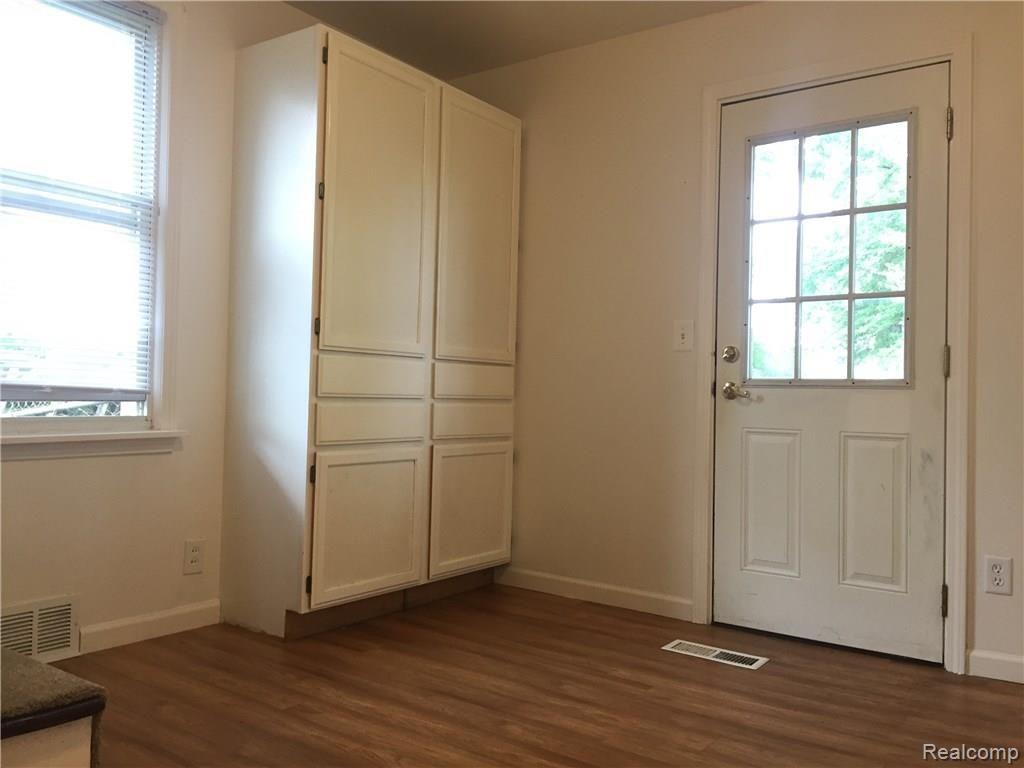 2214 Lindell Road Sterling Heights, MI 48310 - Photo 12 of 20