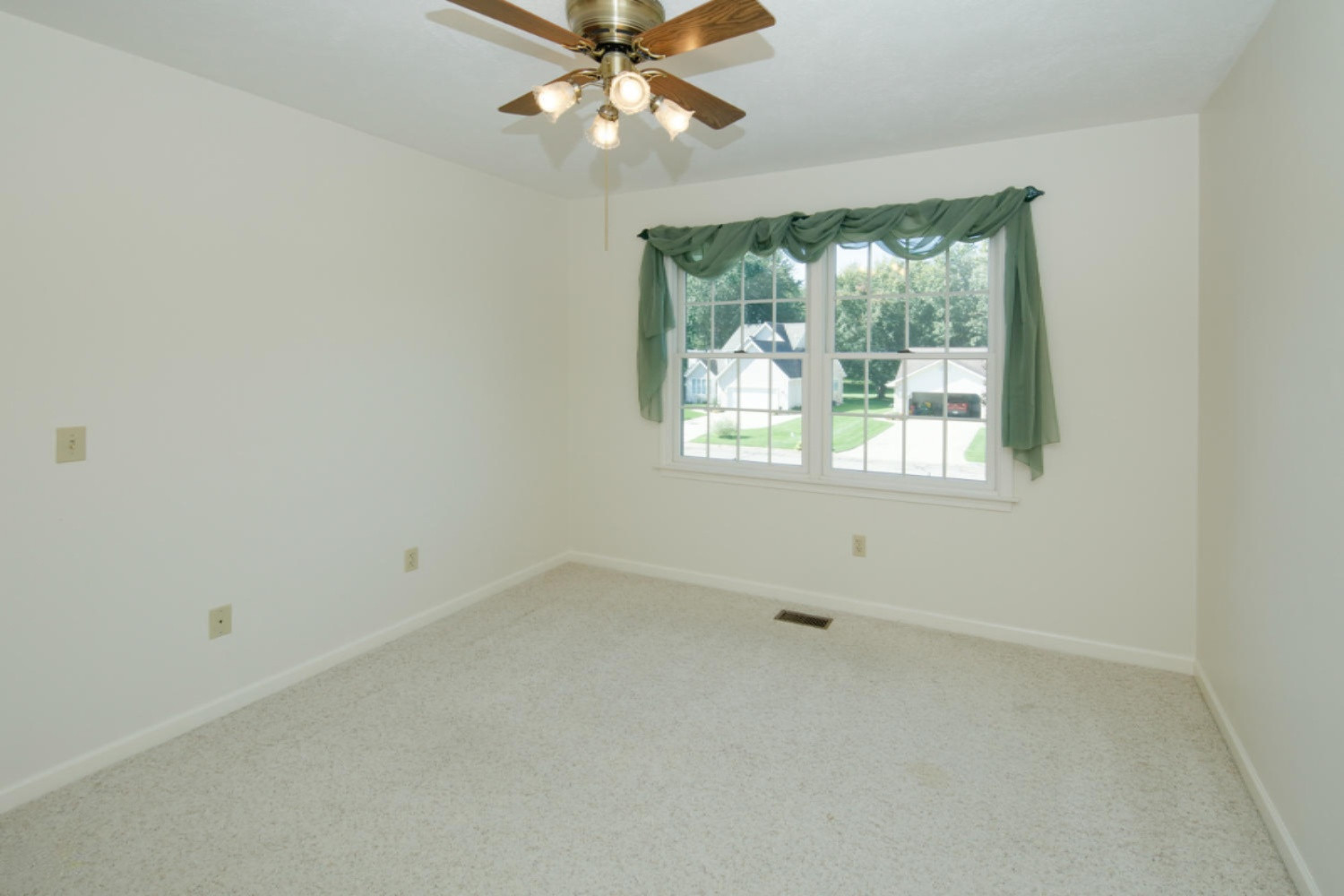 814 Stafford Road Kalamazoo, MI 49006 - Photo 21 of 30 814 Stafford Rd-121