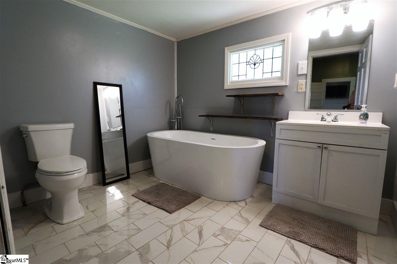 200 Lions Club Road Greenville, SC 29617 - Photo 14 of 23 Gallery Image 14