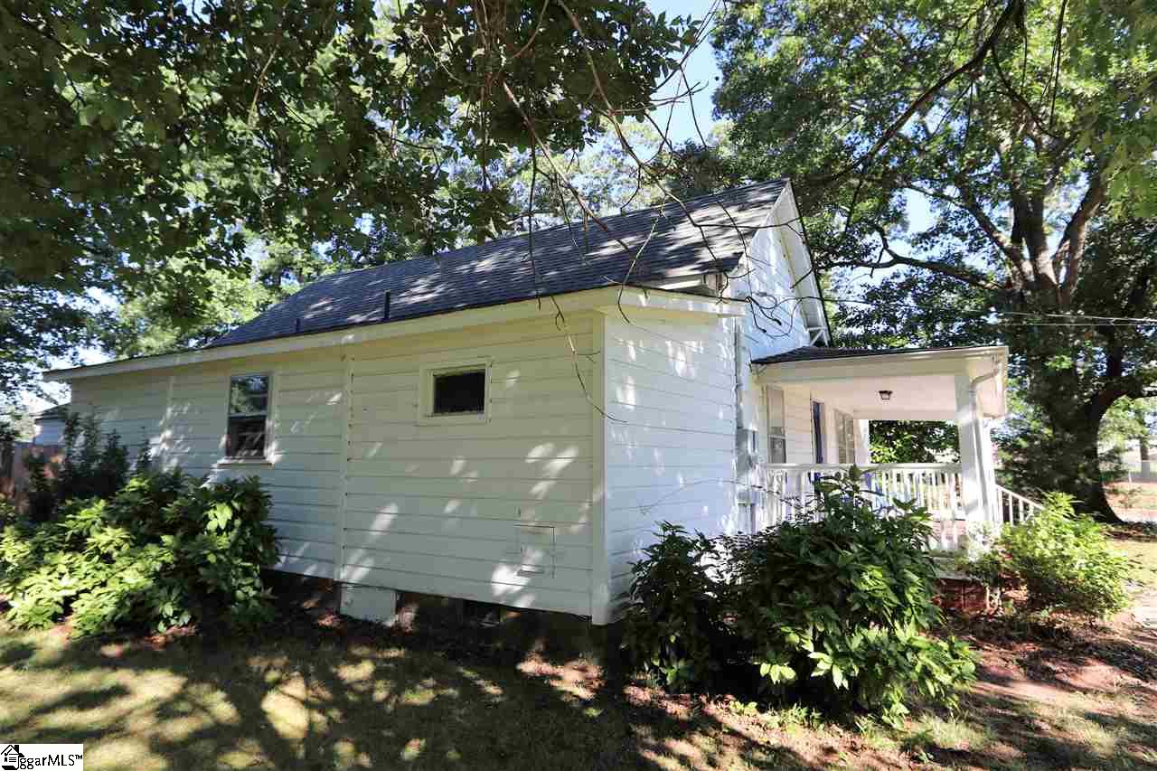 200 Lions Club Road Greenville, SC 29617 - Photo 4 of 23 Gallery Image 4