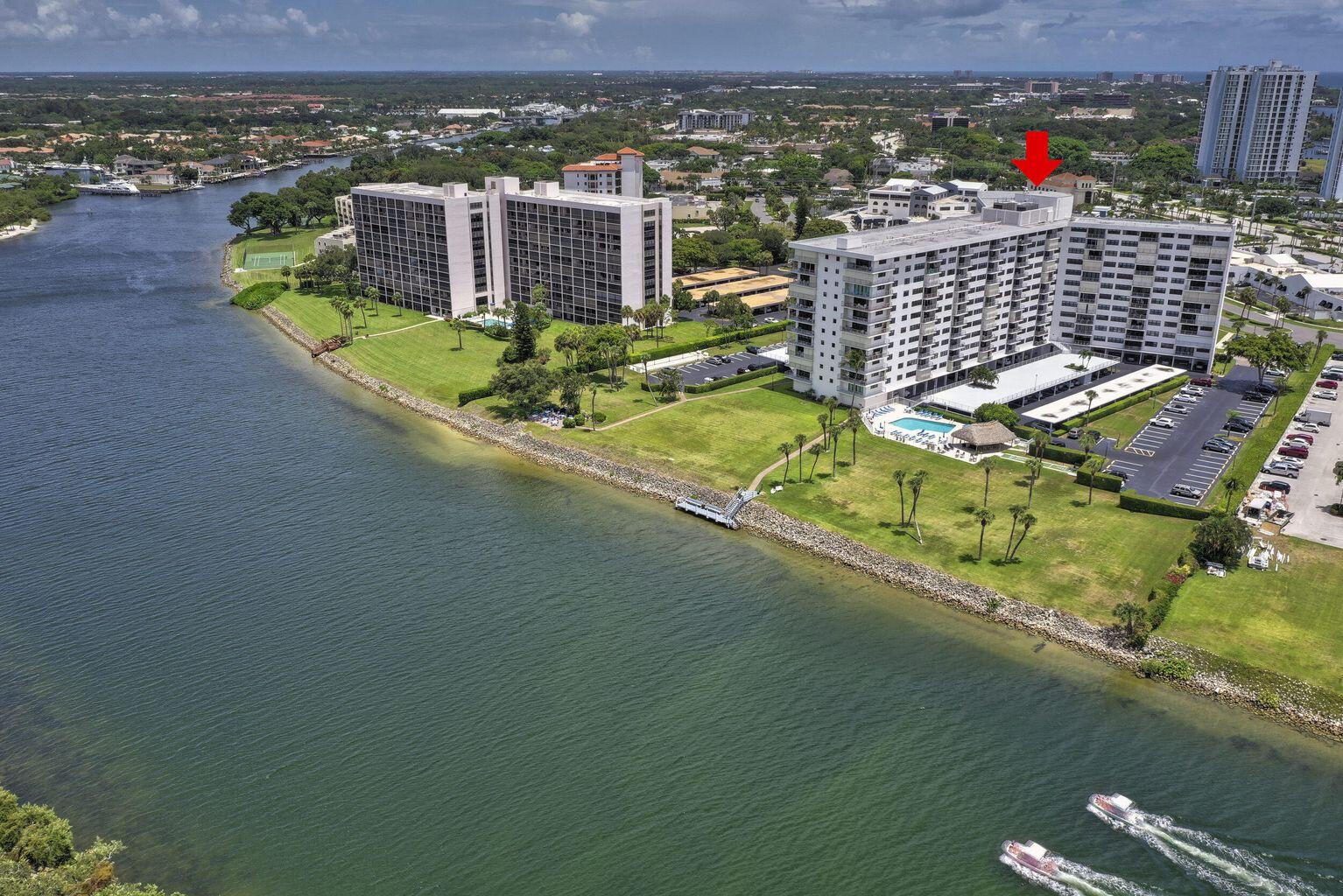 336 Golfview Road, Unit 203 North Palm Beach, FL 33408 - Photo 41 of 43 an aerial view of a city with houses