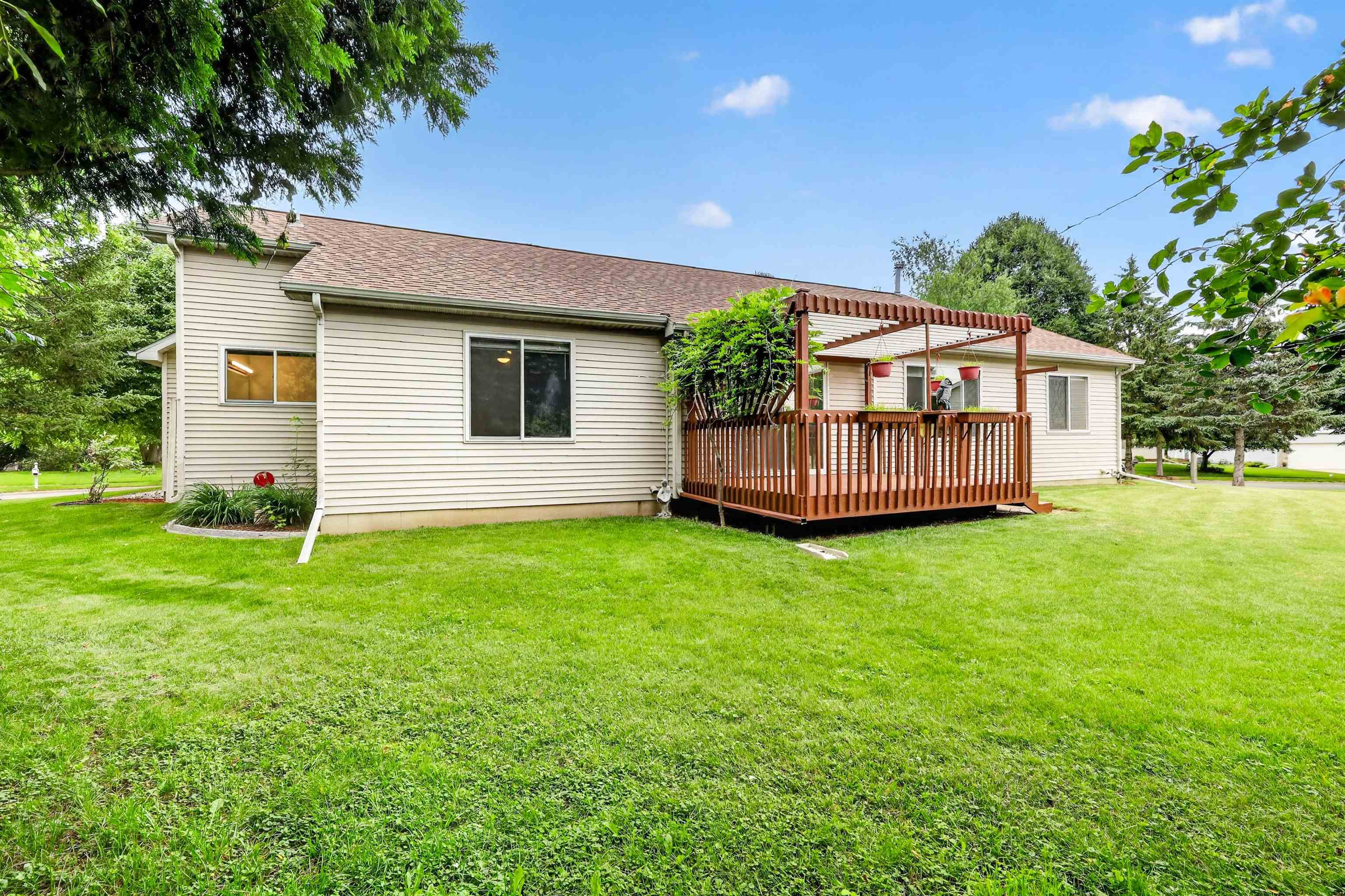 5237 Summer Ridge Drive Madison, WI 53704 - Photo 2 of 46