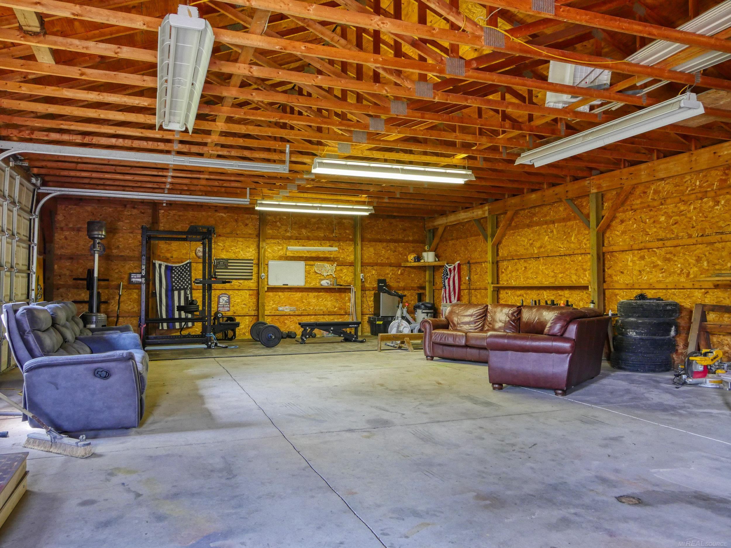 31040 Shue Road Richmond, MI 48062 - Photo 10 of 32 50118476-9.JPG