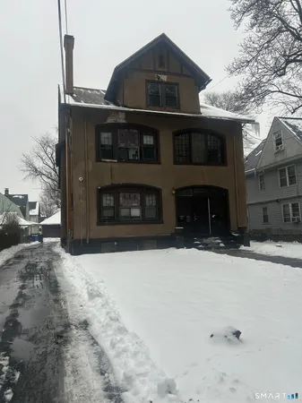 $1,700 | 304 Edgewood Street, Unit 2, Hartford, CT 06112
