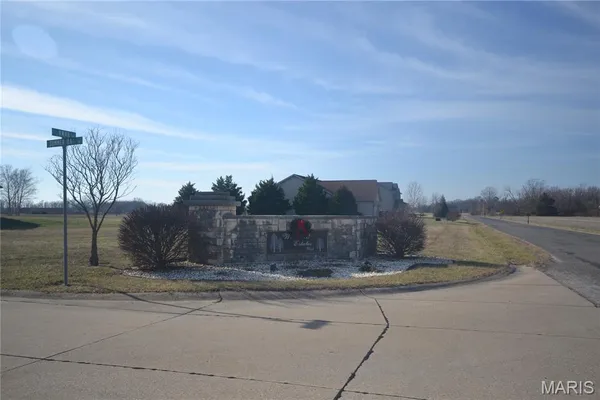 $45,000 | 4132 Summer Oak Drive, Smithton, IL 62285