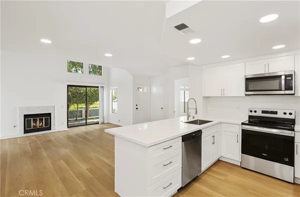 $848,000 | 446 Fallingstar, Irvine, CA 92614