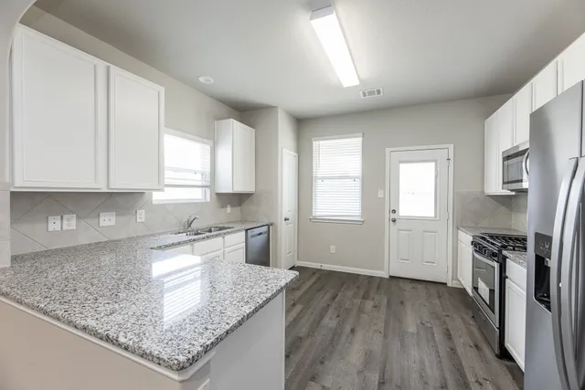 $2,050 | 4906 Yello Ginko Trail, Spring, TX 77373