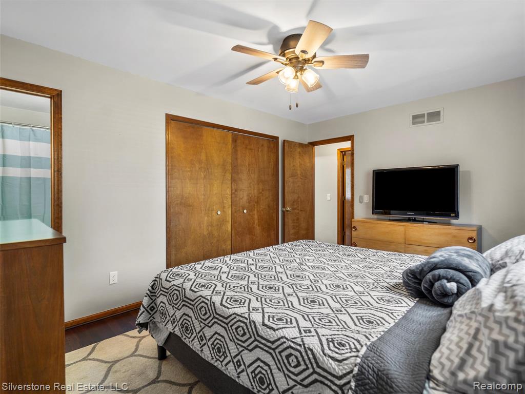2807 Hartline Drive Rochester Hills, MI 48309 - Photo 18 of 35