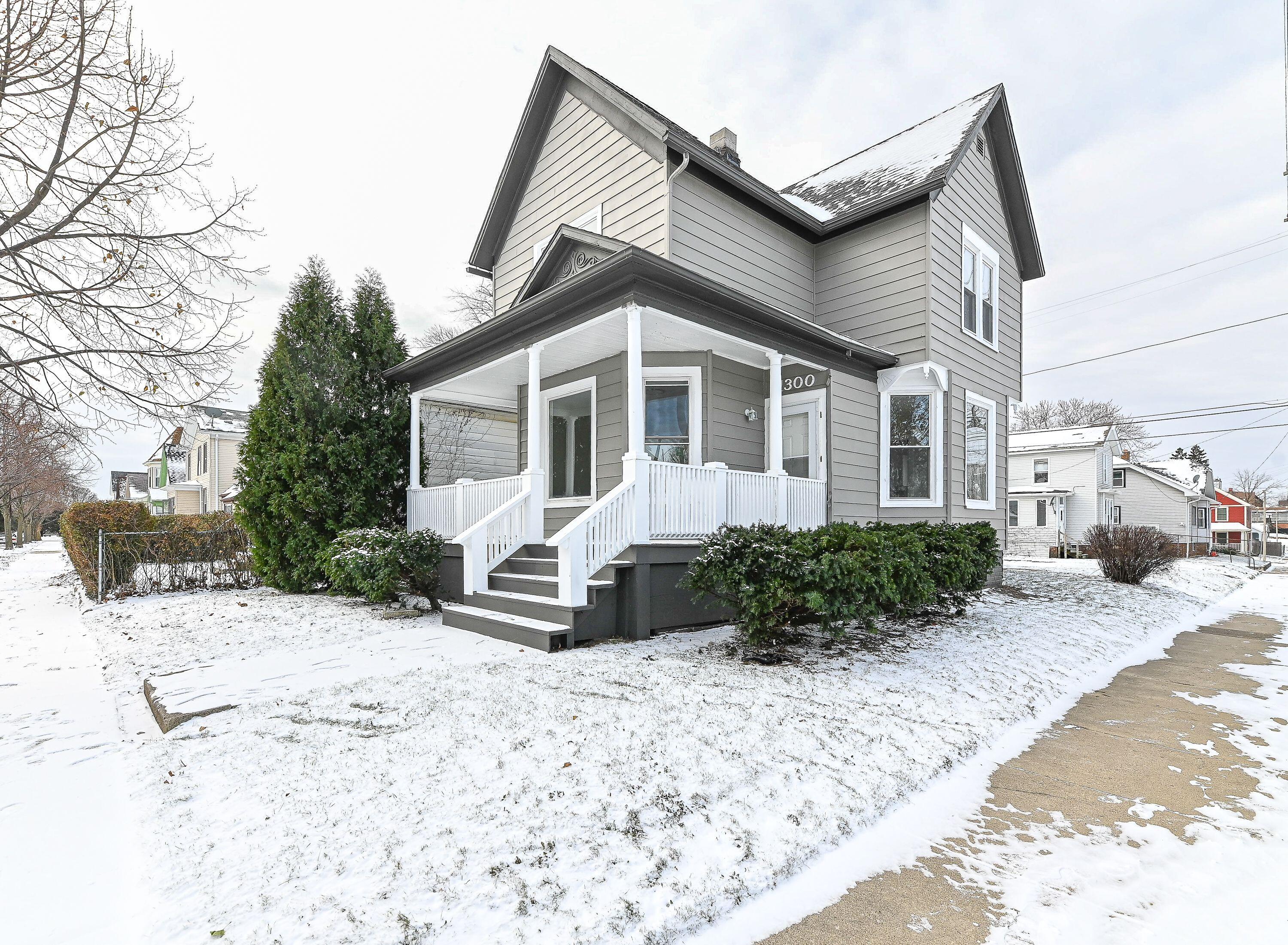 1300 Center Street Racine, WI 53403 - Photo 1 of 1 1300 Center St.