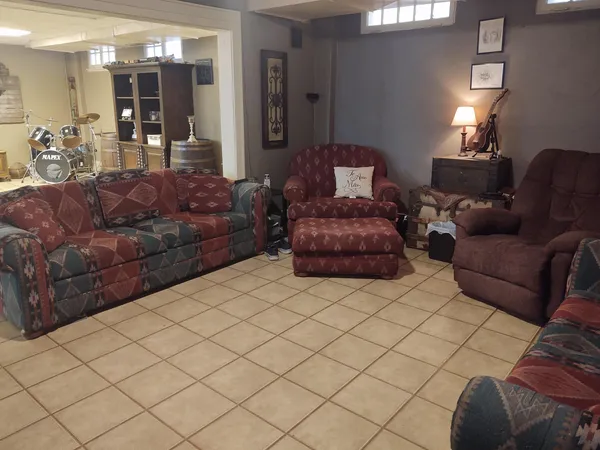 $154,900 | 107 West Walnut Avenue, Arkansas City, KS 67005