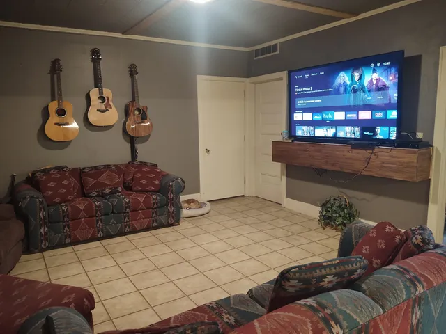 $154,900 | 107 West Walnut Avenue, Arkansas City, KS 67005