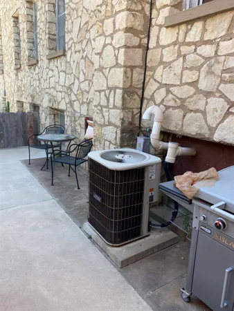 $154,900 | 107 West Walnut Avenue, Arkansas City, KS 67005