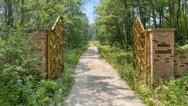 $240,000 | 40576 County Road 242, Cohasset, MN 55721