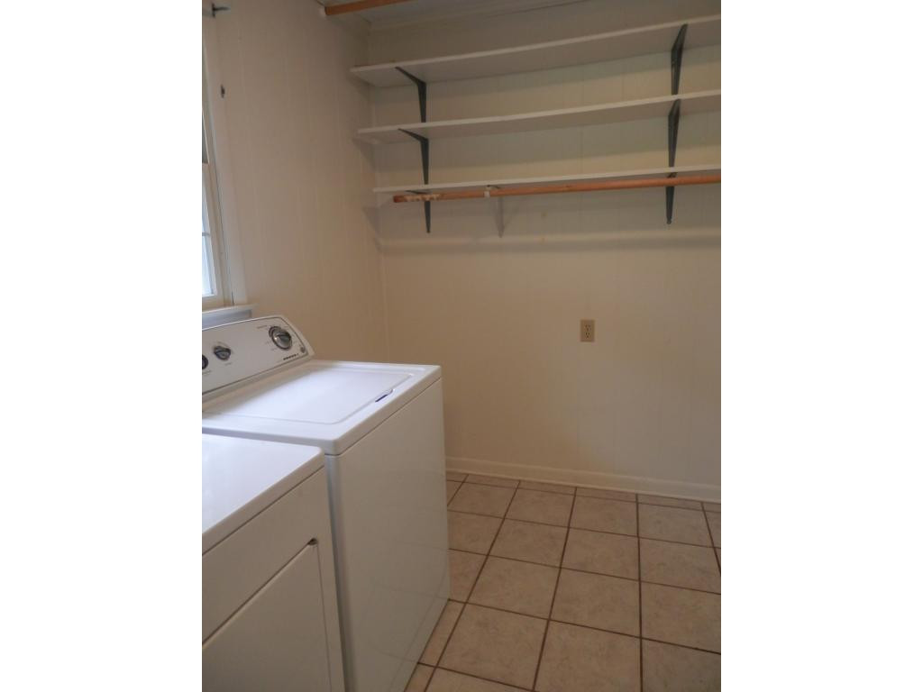 219 Capitol Road Jonesville, VA 24263 - Photo 12 of 23 Large Tiled Laundry