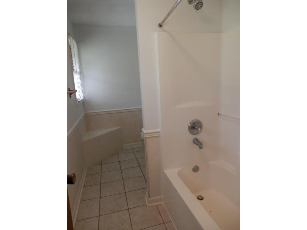 219 Capitol Road Jonesville, VA 24263 - Photo 20 of 23 Master Bath