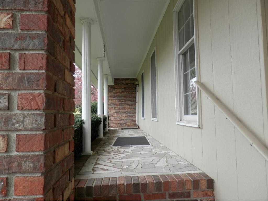219 Capitol Road Jonesville, VA 24263 - Photo 7 of 23 Inviting Front Porch