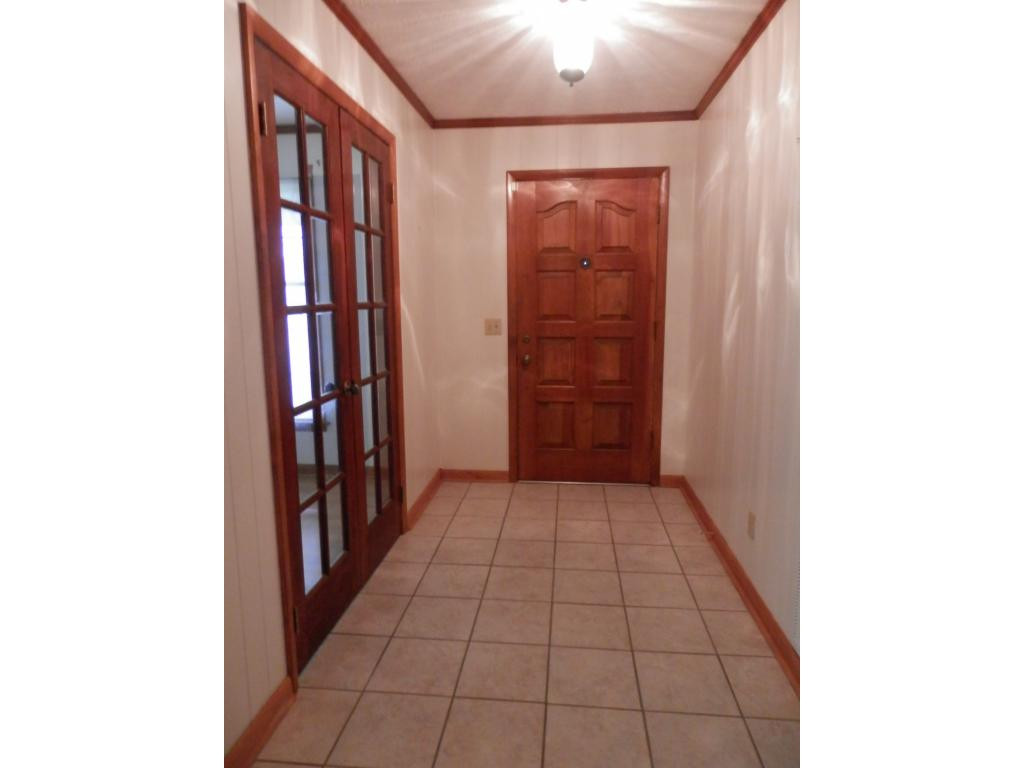 219 Capitol Road Jonesville, VA 24263 - Photo 8 of 23 Tiled Entrance Foyer
