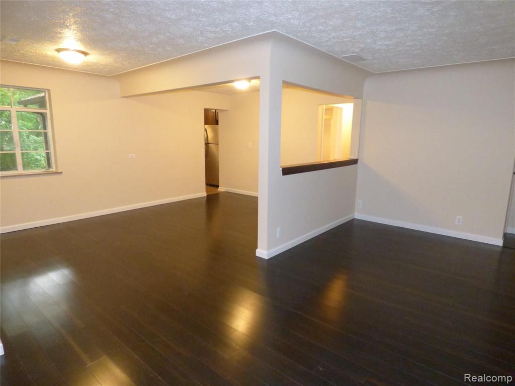 6120 Commerce Road West Bloomfield, MI 48324 - Photo 10 of 28