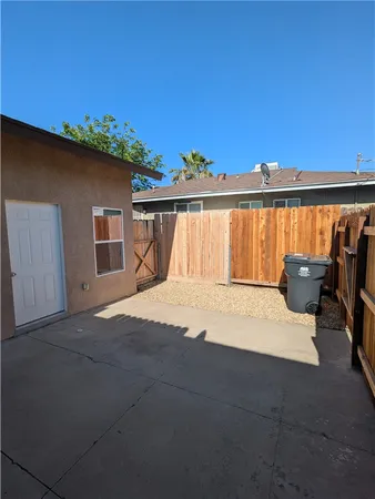 $1,100 | 1209 Wilson Road, Unit A, Bakersfield, CA 93304