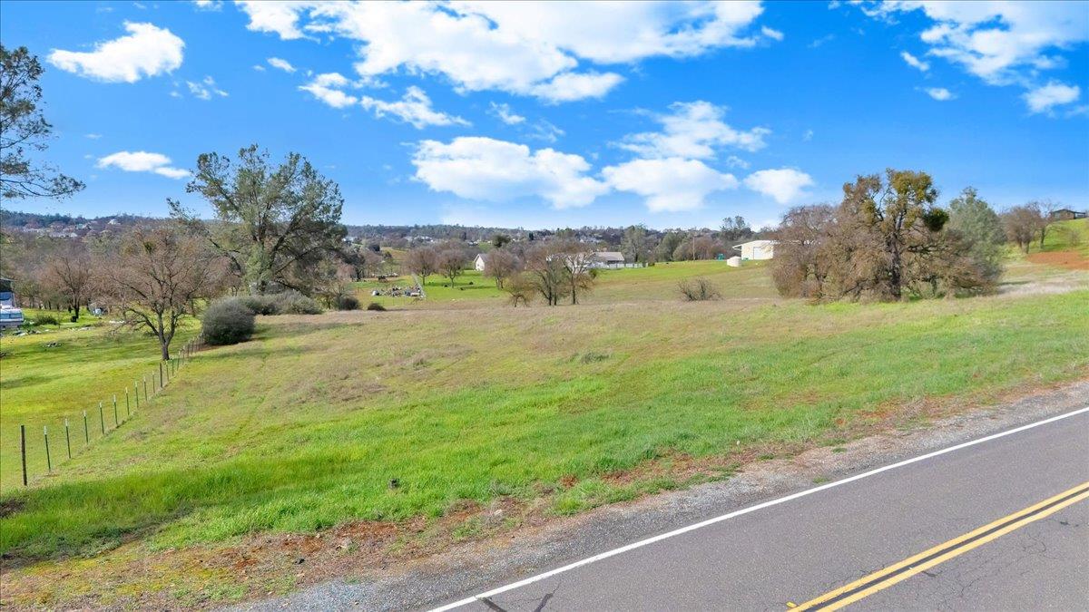 622 Pinon Drive Copperopolis, CA 95228 - Photo 2 of 48 a view of a lake with a city