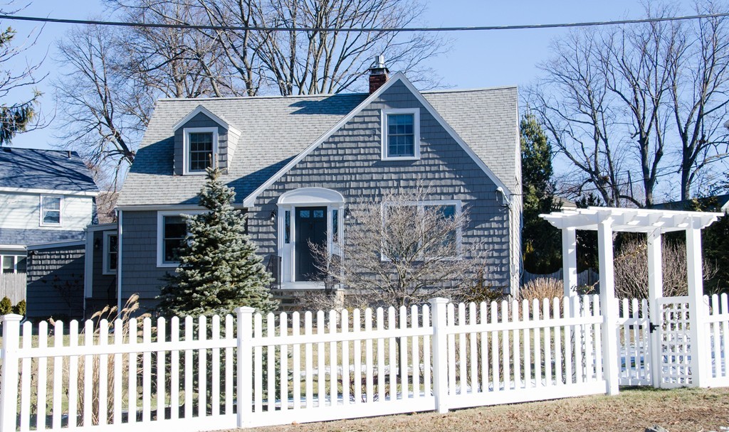 2 Vassar Road Marblehead, MA 01945 - Photo 1 of 27