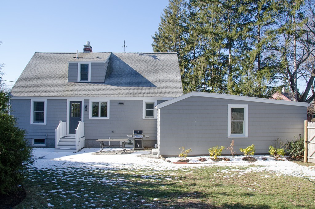 2 Vassar Road Marblehead, MA 01945 - Photo 4 of 27