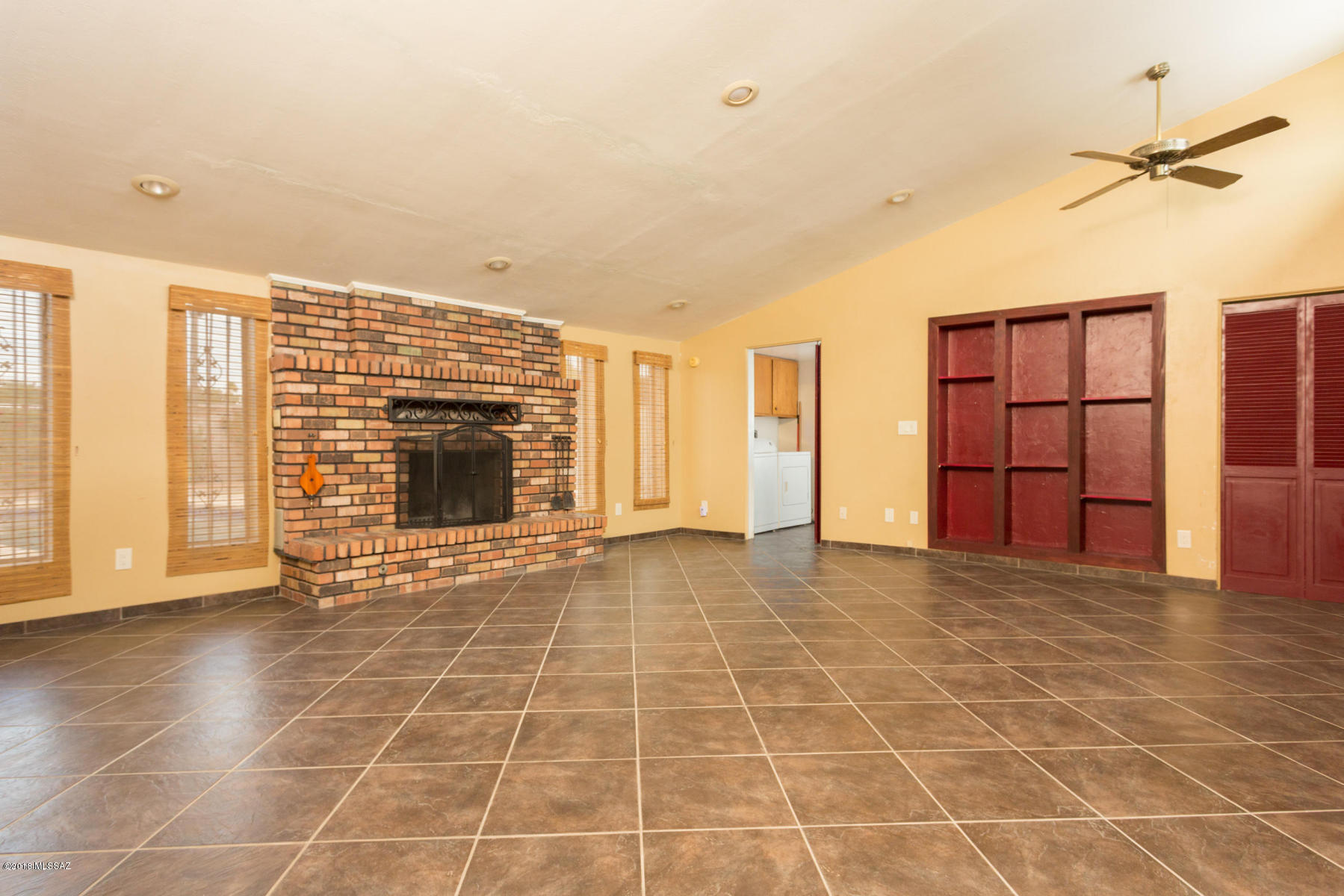 8317 East Rolling Ridge Street Tucson, AZ 85710 - Photo 5 of 35 Gallery Image 5