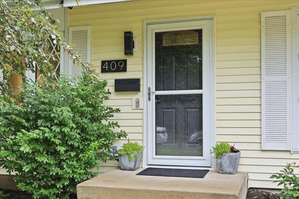 409 Topaz Lane Madison, WI 53714 - Photo 6 of 49