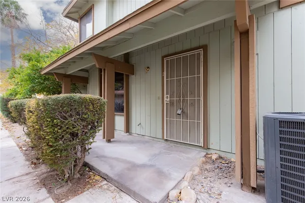 $1,300 | 1558 Elizabeth Avenue, Unit 2, Las Vegas, NV 89119