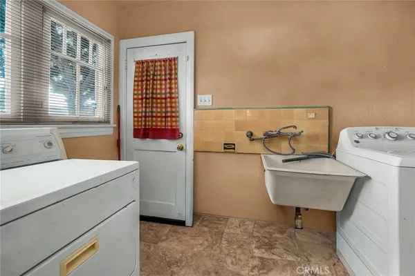 $799,000 | 2000 West 80th Street, Los Angeles, CA 90047