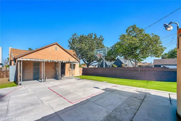 $799,000 | 2000 West 80th Street, Los Angeles, CA 90047