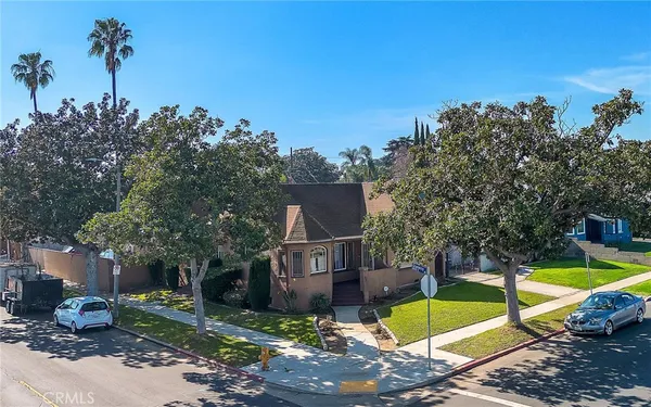 $799,000 | 2000 West 80th Street, Los Angeles, CA 90047