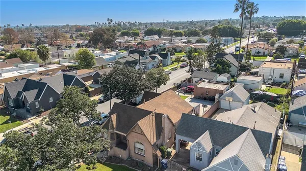 $799,000 | 2000 West 80th Street, Los Angeles, CA 90047
