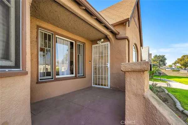 $799,000 | 2000 West 80th Street, Los Angeles, CA 90047
